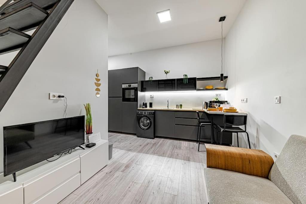 Chic Loft Bp: Industrial Gem Διαμέρισμα Βουδαπέστη Εξωτερικό φωτογραφία