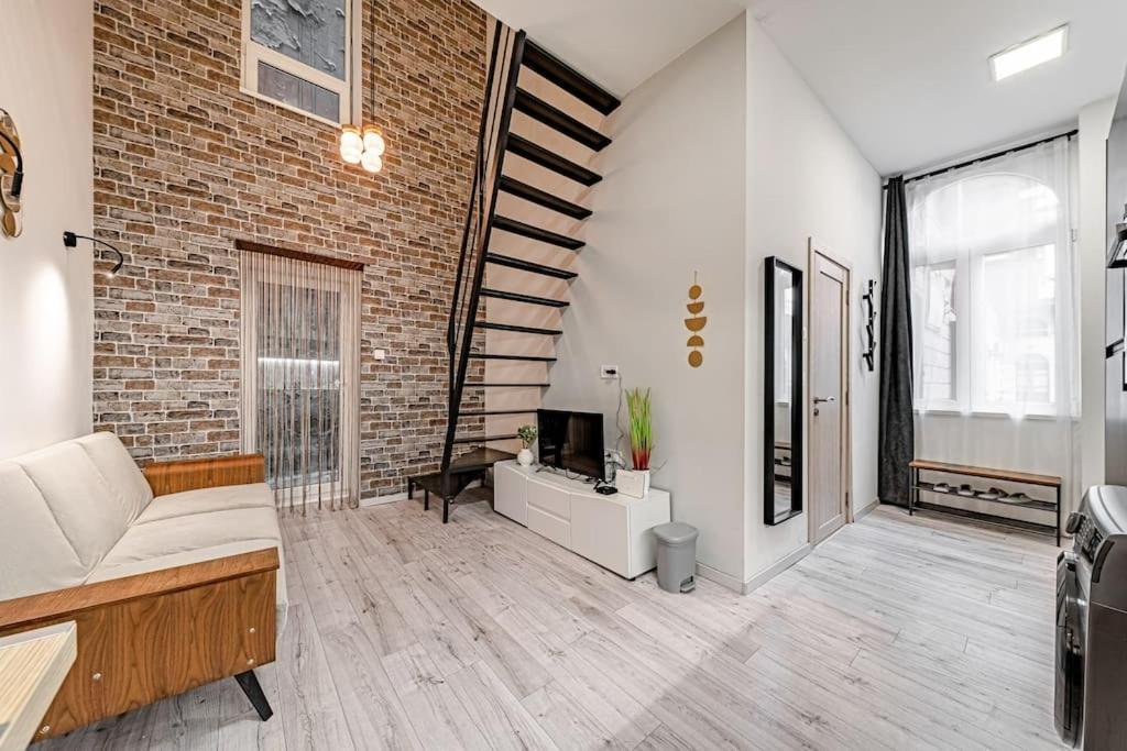 Chic Loft Bp: Industrial Gem Διαμέρισμα Βουδαπέστη Εξωτερικό φωτογραφία